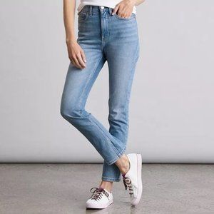 Elizabeth and James High Waisted Vintage Straight Jeans Light Wash Size 10 / 30